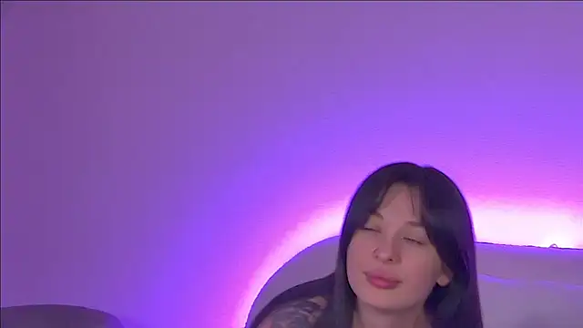 Snapshot of AlexandraBloom chatting on February 2025 03:32:02 AM AlexandraBloom online show from February 2025 03:32:02 AM