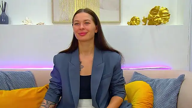 Snapshot of AlexandraBloom chatting on September 2025 06:19:02 PM AlexandraBloom online show from September 2025 06:19:02 PM