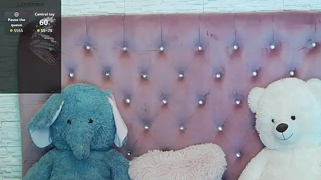 SophiaStarr online show from October 2025 07:55:02 PM