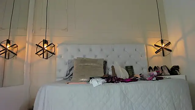 Snapshot of Slut_Milf_ chatting on January 2025 06:15:01 PM Slut Milf  online show from January 2025 06:15:01 PM