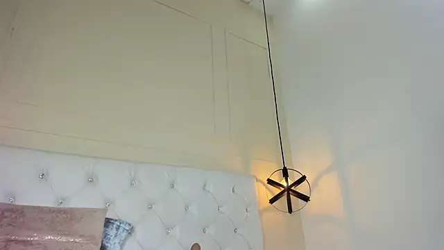 Snapshot of Slut_Milf_ chatting on January 2025 01:18:02 AM Slut Milf  online show from January 2025 01:18:02 AM