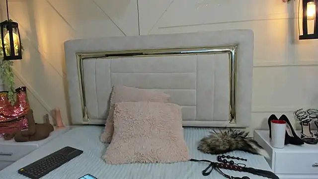 Snapshot of Slut_Milf_ chatting on February 2025 07:42:01 PM Slut Milf  online show from February 2025 07:42:01 PM