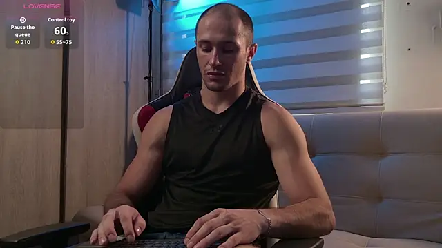Snapshot of AxelFairchaild chatting on April 2026 01:06:01 PM AxelFairchaild online show from April 2026 01:06:01 PM
