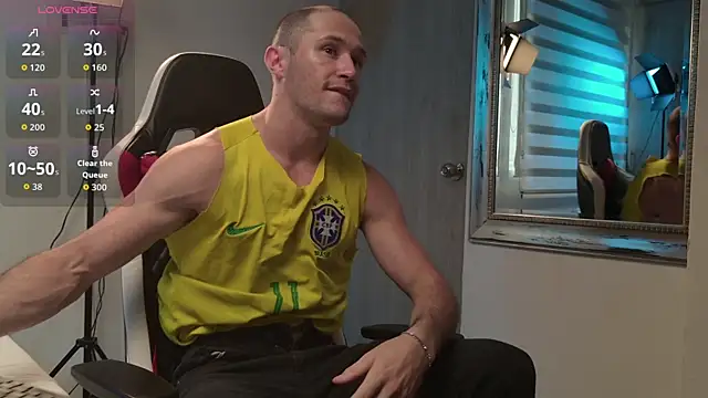 Snapshot of AxelFairchaild chatting on May 2026 01:40:01 PM AxelFairchaild online show from May 2026 01:40:01 PM