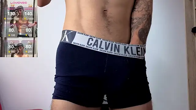 Cristopher23  online show from November 2025 05:12:02 PM