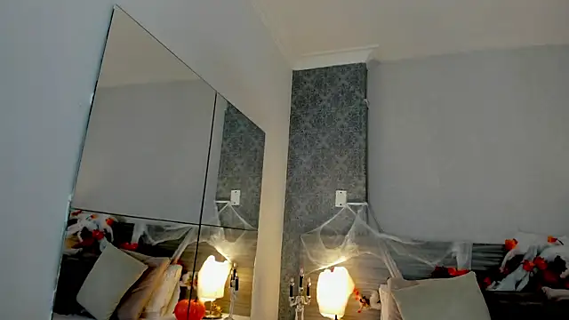 Mistyca online show from October 2025 10:27:01 AM