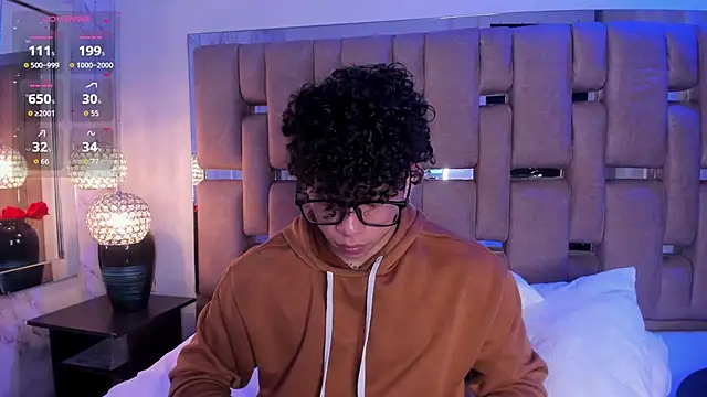 AkazaBoy  online show from November 2025 04:45:02 AM