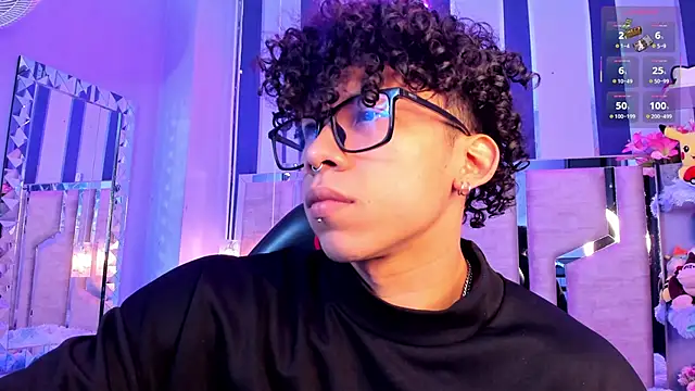 AkazaBoy  online show from March 2026 04:57:02 AM