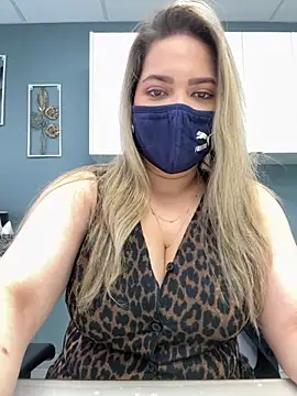 Snapshot of famous_indian_girl chatting on October 2025 05:32:02 PM famous indian girl online show from October 2025 05:32:02 PM