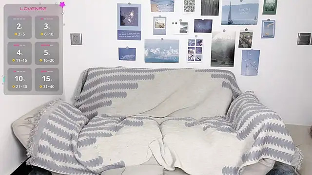 Snapshot of LiLiYbaby chatting on December 2024 09:33:01 PM LiLiYbaby online show from December 2024 09:33:01 PM