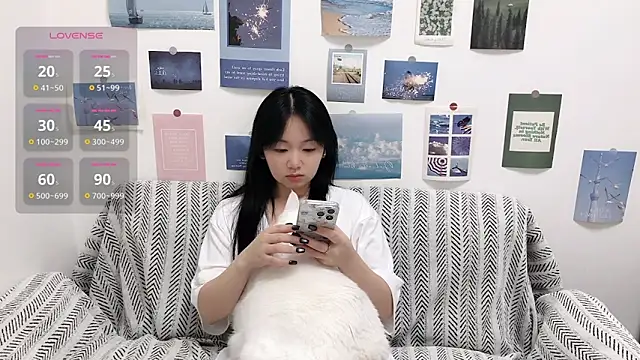 Snapshot of LiLiYbaby chatting on September 2025 06:25:02 AM LiLiYbaby online show from September 2025 06:25:02 AM