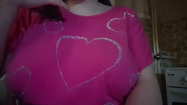 AalinnaK online show from December 2025 06:25:02 PM