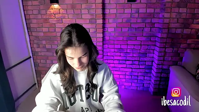 Snapshot of adriana_allien chatting on January 2025 10:01:01 PM adriana allien online show from January 2025 10:01:01 PM