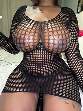 Snapshot of BeautyAuroa chatting on June 2026 05:17:02 PM BeautyAuroa online show from June 2026 05:17:02 PM