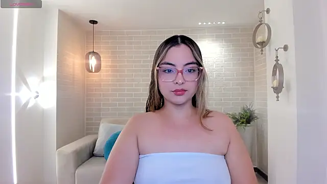 Snapshot of AllisonRogersX chatting on May 2026 11:18:02 AM AllisonRogersX online show from May 2026 11:18:02 AM