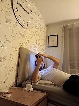 Snapshot of curiously-bi37 chatting on October 2025 09:02:01 PM curiously-bi37 online show from October 2025 09:02:01 PM