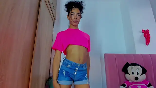 Snapshot of bloom444 chatting on December 2024 09:20:02 PM bloom444 online show from December 2024 09:20:02 PM