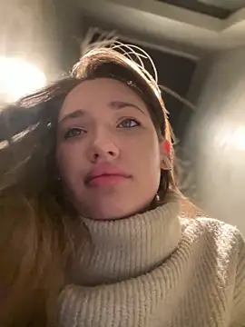 Holly Molii online show from January 2025 08:18:02 AM