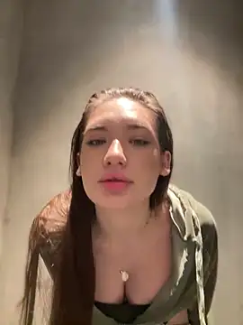 Holly Molii online show from January 2025 05:02:02 AM