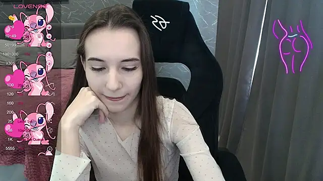 Alice Weiss online show from October 2025 08:04:02 AM