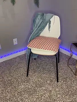 Naughty pussy2cum online show from December 2024 03:29:02 AM