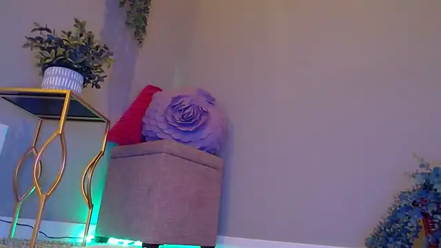 Naughty pussy2cum online show from December 2024 10:21:01 AM