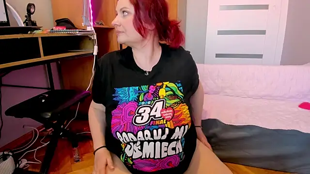 Lusttymommy online show from April 2026 04:01:01 PM