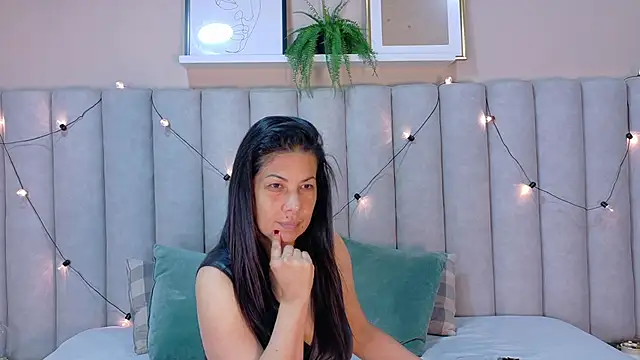 JaylaScott   online show from March 2026 11:47:01 AM