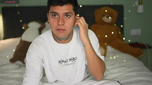 Snapshot of crazyrabbits chatting on February 2025 03:53:01 PM crazyrabbits online show from February 2025 03:53:01 PM