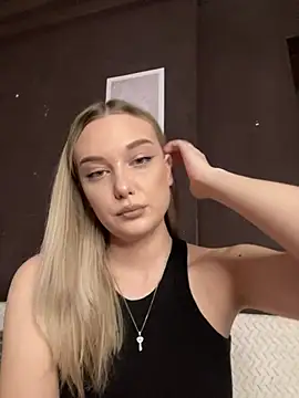 Snapshot of Alisa_Rise chatting on March 2025 06:40:02 PM Alisa Rise online show from March 2025 06:40:02 PM