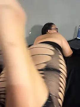 alexxaa96 online show from December 2025 05:00:01 PM