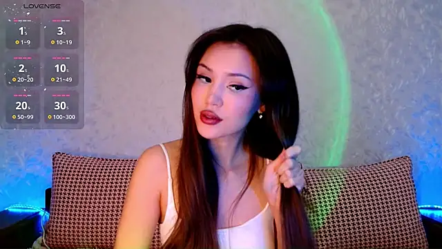 Min Jee  online show from March 2025 03:26:01 PM