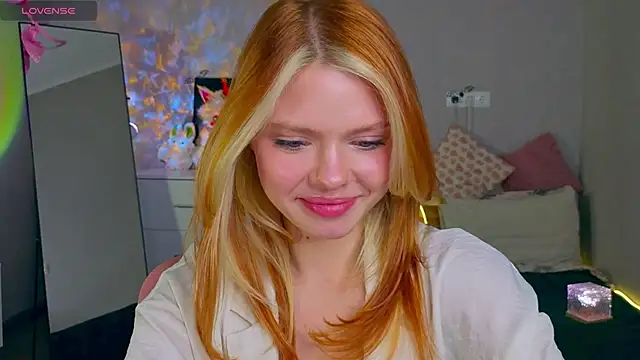 Red  Candy online show from November 2025 12:17:01 PM