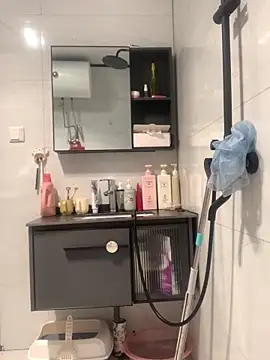 Aimeil online show from March 2025 02:37:02 AM