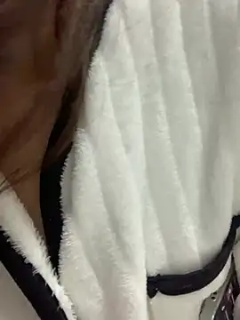 Aimeil online show from March 2025 02:29:01 AM