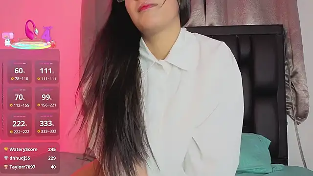 LuciaMoretti  online show from February 2026 03:36:02 AM