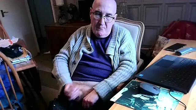 Adamdaddybear online show from February 2025 03:27:01 PM