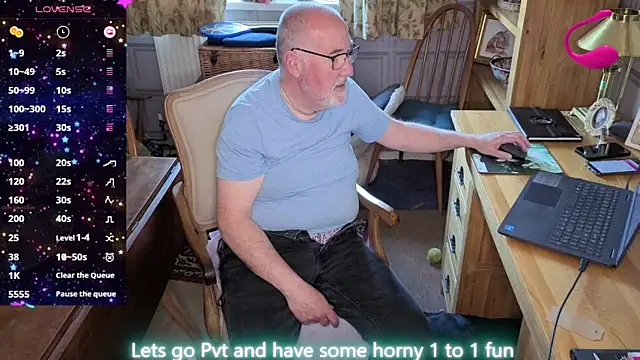 Adamdaddybear online show from May 2026 12:54:01 PM