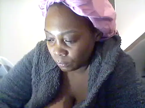 Snapshot of AfricanBeautyX chatting on January 2025 10:35:02 AM AfricanBeautyX online show from January 2025 10:35:02 AM