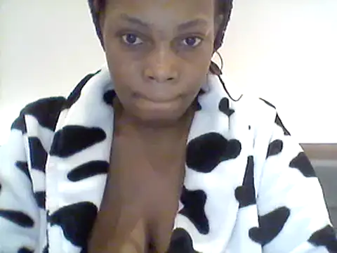 Snapshot of AfricanBeautyX chatting on February 2025 01:19:02 AM AfricanBeautyX online show from February 2025 01:19:02 AM