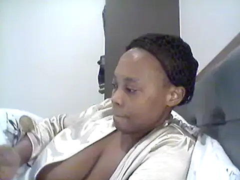 Snapshot of AfricanBeautyX chatting on March 2025 07:26:01 AM AfricanBeautyX online show from March 2025 07:26:01 AM