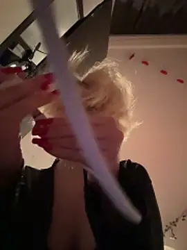 XMelissaX online show from April 2026 10:03:02 PM