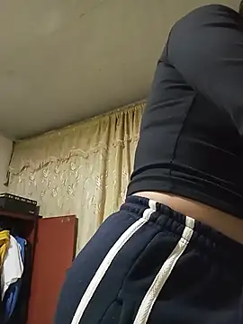 Snapshot of Sara_Brownx chatting on June 2026 02:05:02 AM Sara Brownx online show from June 2026 02:05:02 AM