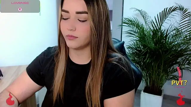 Lucia star   online show from April 2026 02:29:02 PM