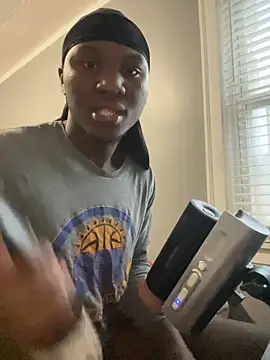 Festivitiesking1 online show from November 2025 01:00:02 PM