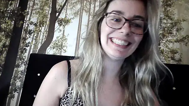 Snapshot of ginachiron chatting on January 2025 10:02:01 PM ginachiron online show from January 2025 10:02:01 PM