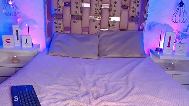 GigiVolkova online show from March 2025 09:00:02 PM