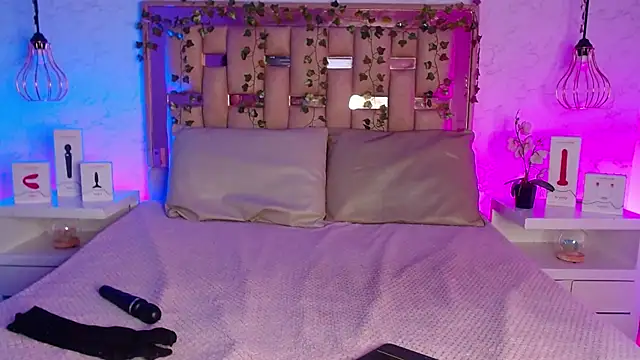 GigiVolkova online show from March 2025 07:43:02 PM