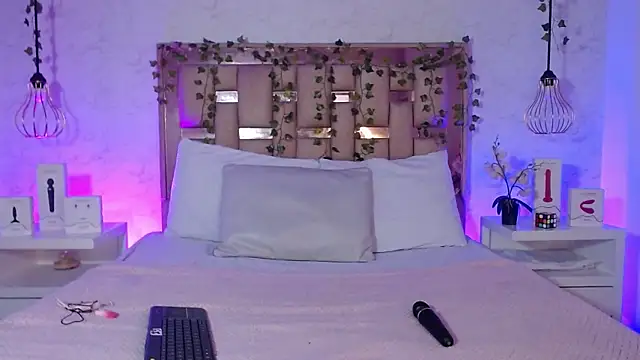 GigiVolkova online show from September 2025 08:20:02 PM