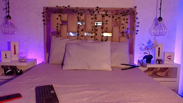 GigiVolkova online show from October 2025 07:45:01 PM